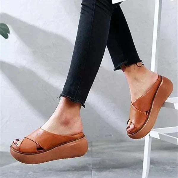 Garnet | Women's Casual Flat Cushioned Sandals